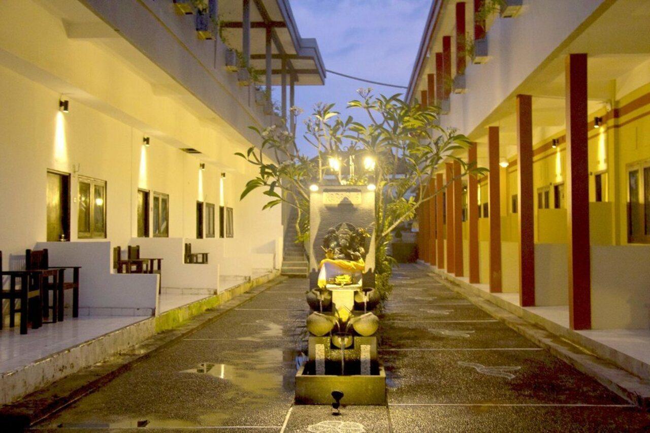 ราบัสตา กูตา เรสซิเดนซ์ Hotel ภายนอก รูปภาพ